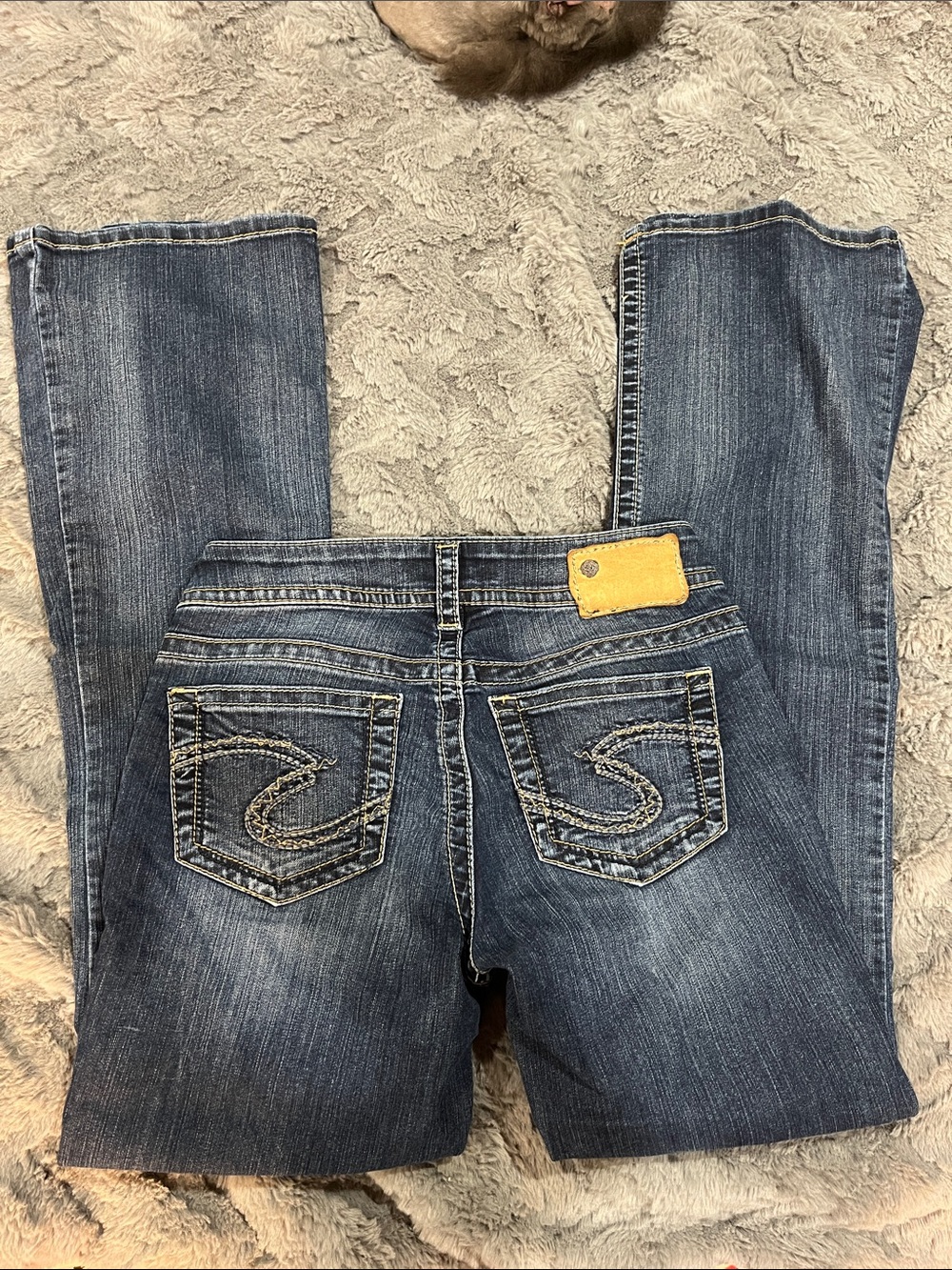 Silver Jeans Women's Dark Blue Boot Cut Jeans with Embroidered Pockets